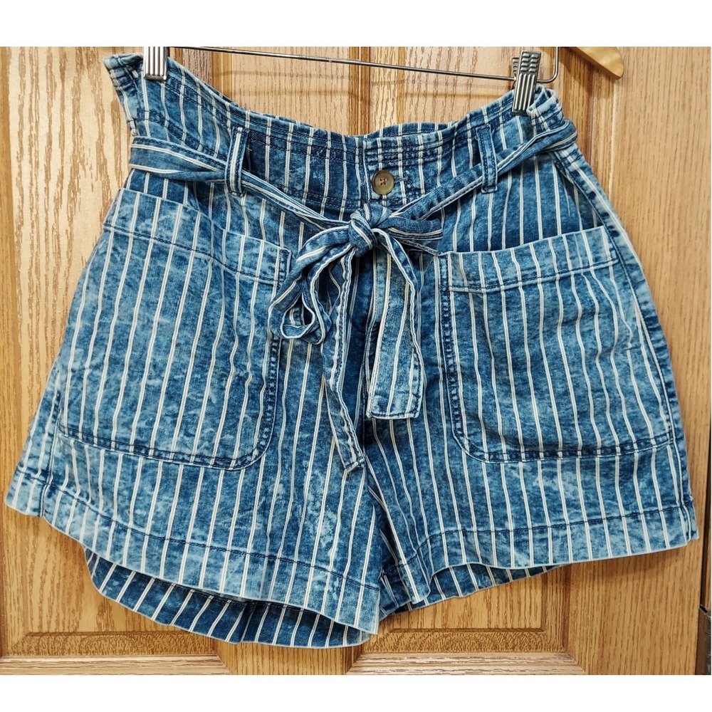 American Eagle Women Size 16 Striped Paperbag Waist Denim Shorts Blue White